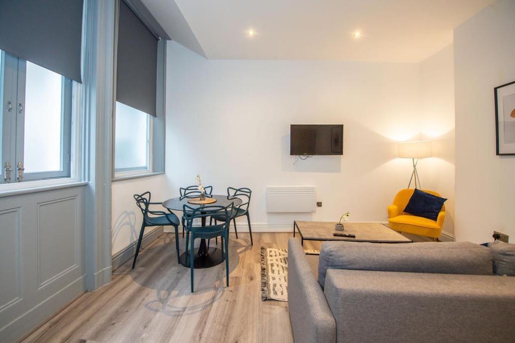 One Bedroom In Centre * Liverpool