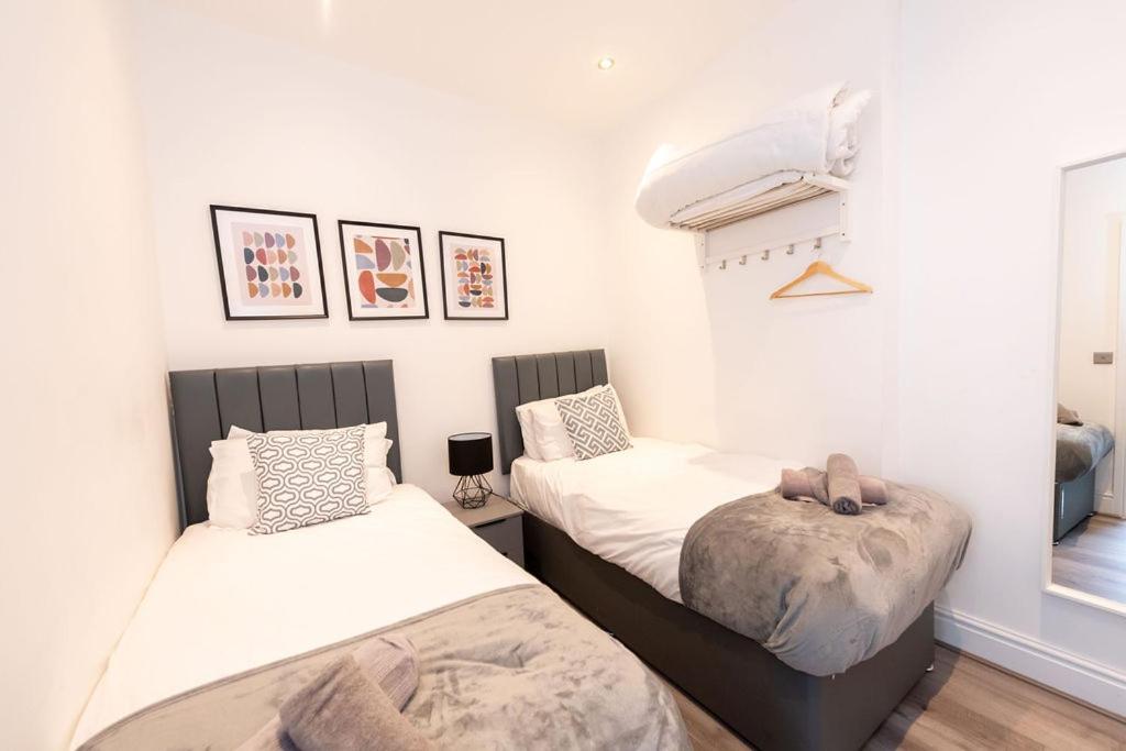One Bedroom In Centre *