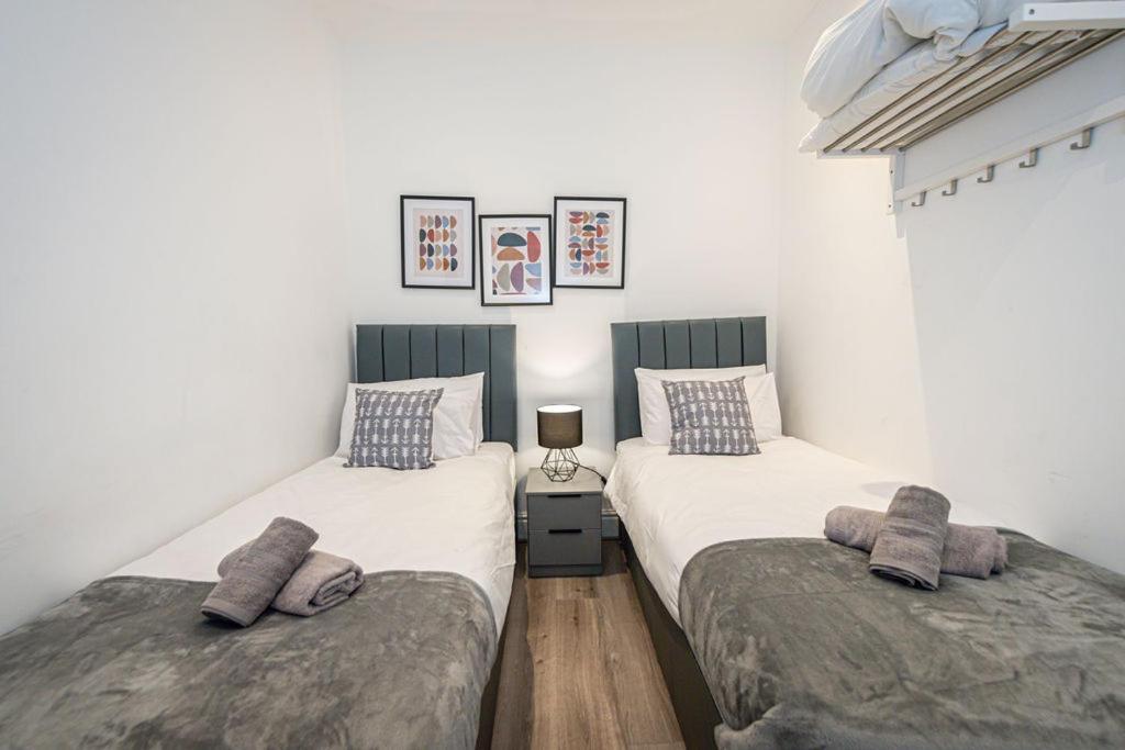 One Bedroom In Centre *