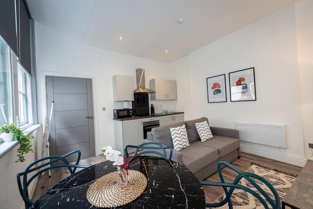 One Bedroom In Centre